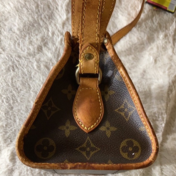 Auth Louis Vuitton Popincourt Bag - Picture 13 of 15